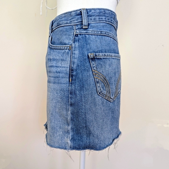 Hollister‎ High-Rise Denim Skirt Size 1 (W25) Medium Wash - Picture 3 of 8